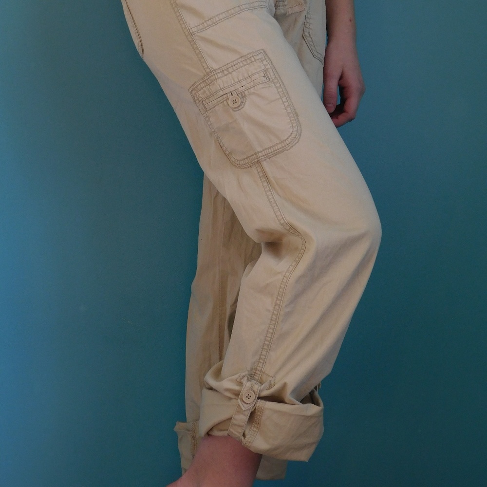NWT Abercrombie & Fitch Light Tan Khaki Capri